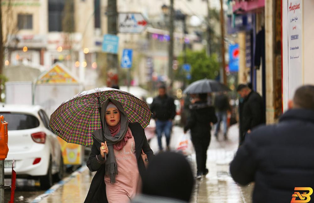 الأجواء الماطرة في رام الله-تصوير حذيفة سرور-وفا سلطة المياه: كمية الأمطار الأخيرة زادت من معدل تغذية المياه الجوفية