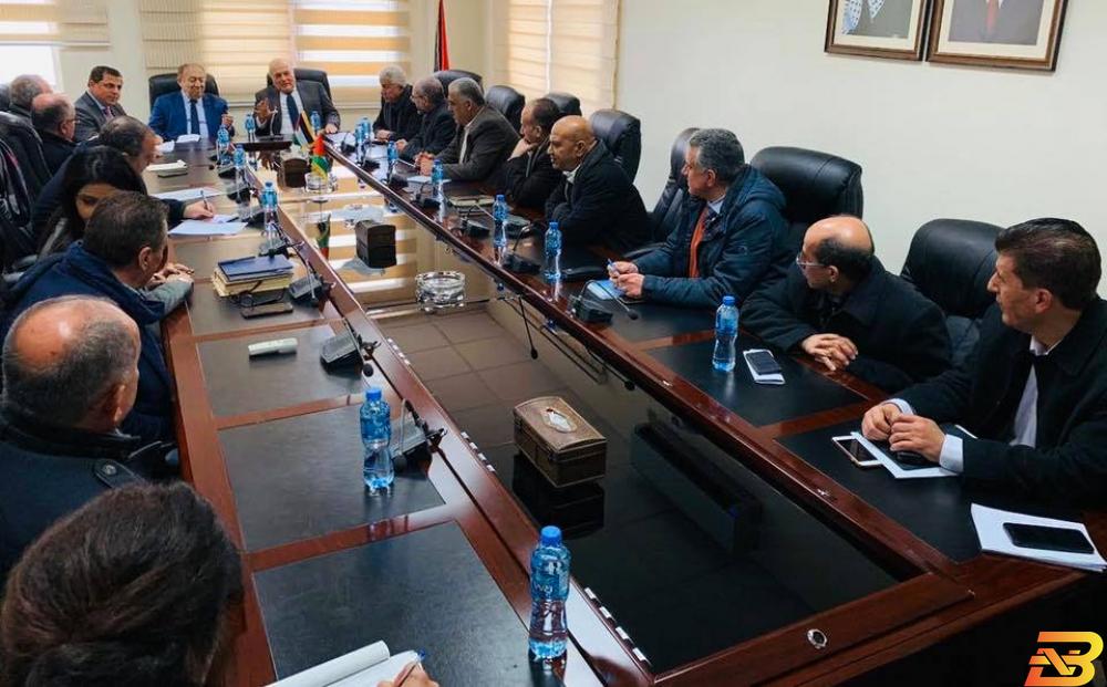 جانب من الاجتماع وزيرا المالية والاقتصاد يؤكدان ضرورة حل العقبات التي تواجه القطاع الخاص