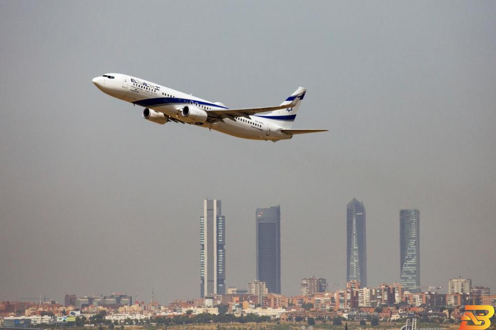 طائرة تابعة لشركة العال الإسرائيلية تقلع من مطار مدريد-أرشيف رويترز شركة ’العال’ توقف جميع رحلاتها إلى الصين