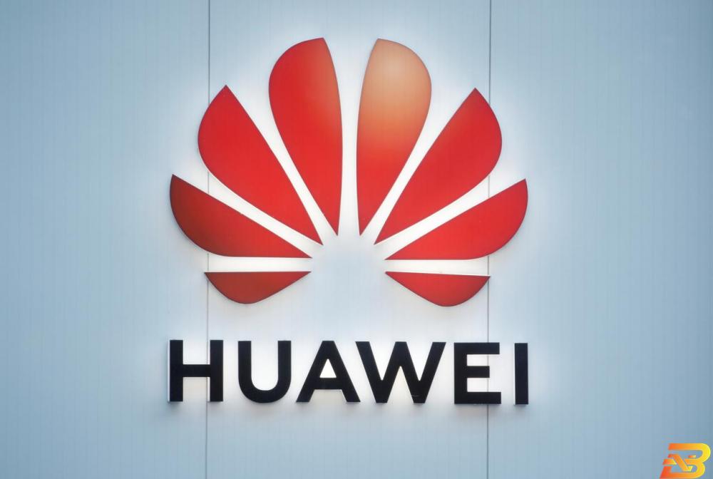 شعار هواوي في سويسرا يوم 22 يناير كانون الثاني 2020. تصوير: أرند فيجمان - رويترز شركات تكنولوجيا في الصين تواصل عملياتها رغم انتشار الفيروس
