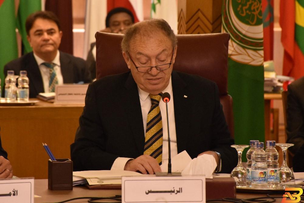 وزير الاقتصاد الوطني خالد العسيلي يلقي كلمته خلال الإجتماع العسيلي يدعو للاستثمار في فلسطين والاستفادة من رزمة الحوافز والقوانين