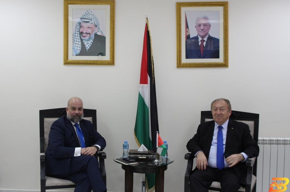 جانب من اللقاء الرباعية الدولية تتحرك بشأن قرار منع الصادرات الفلسطينية