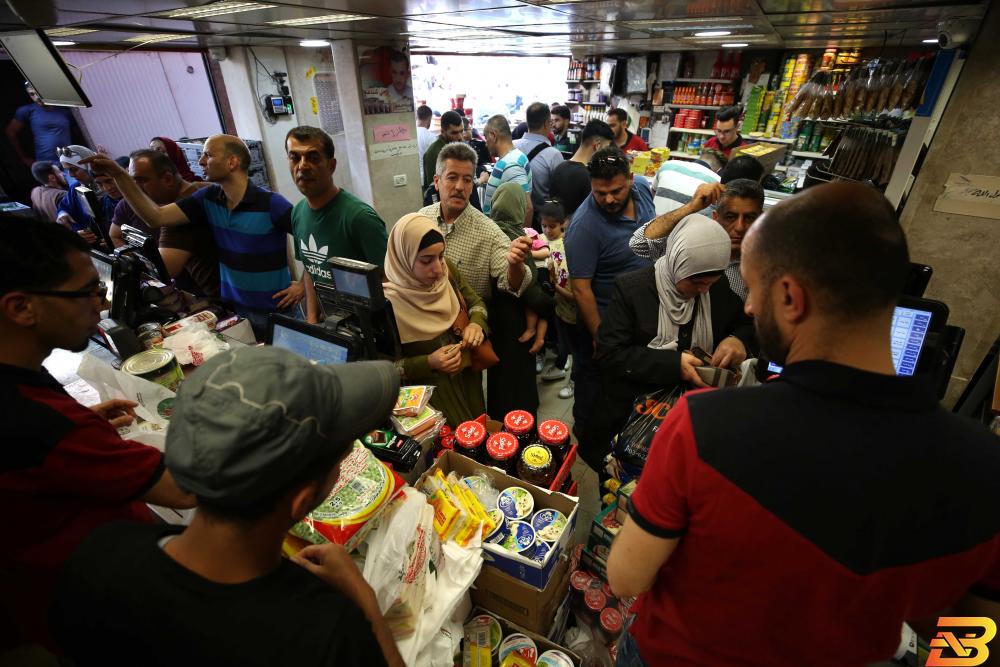 صورة توضيحية-أحد المحال التجارية في نابلس-أرشيف وفا التهافت على الأسواق يفتح شهية التجار على الاستغلال