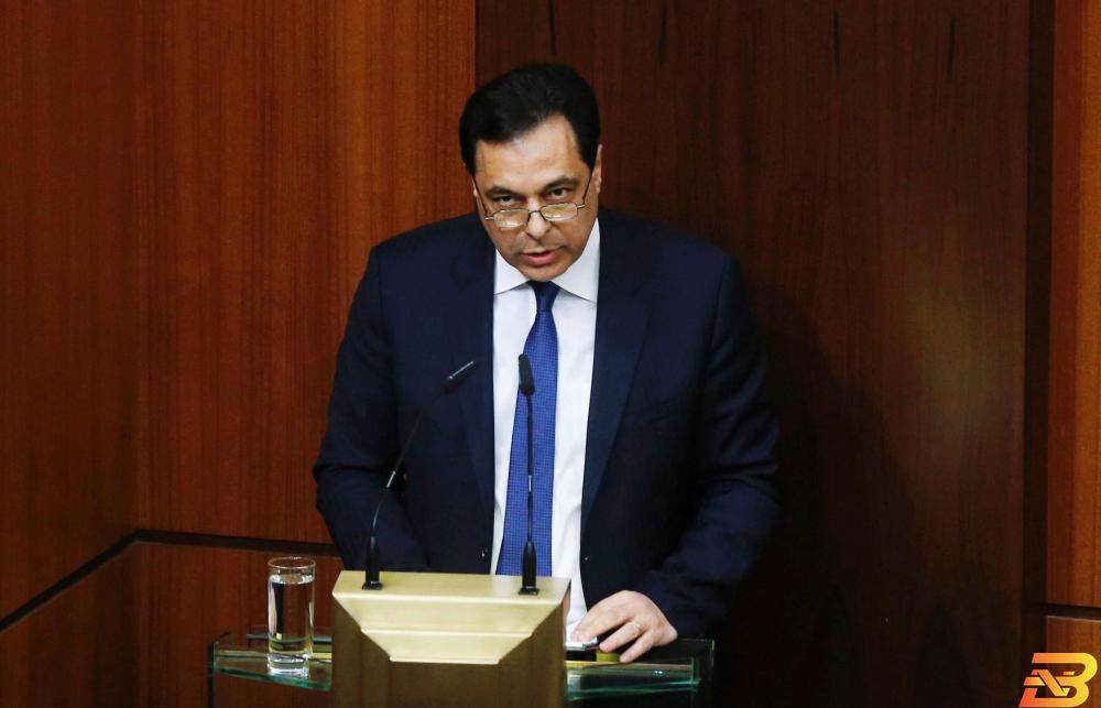 رئيس الوزراء اللبناني حسان دياب في صورة من أرشيف رويترز. رئيس الحكومة اللبنانية يعلن تعليق دفع ديون لبنان
