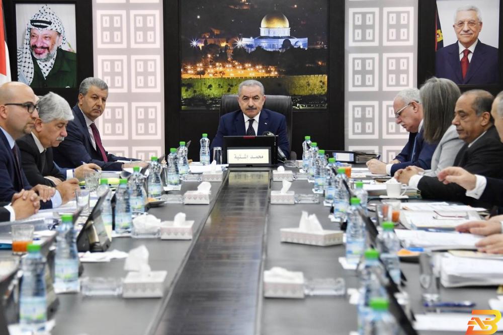 جانب من إجتماع الحكومة الأسبوعي في رام الله إعفاء الموظفات الأمهات في الدوائر الحكومية من الدوام