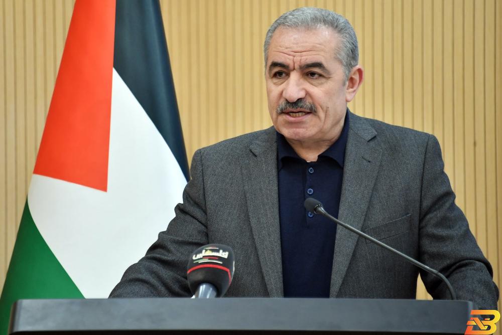 رئيس الوزراء محمد اشتية اشتية: نعمل بكل جهد من أجل الوصول إلى الدفع الالكتروني