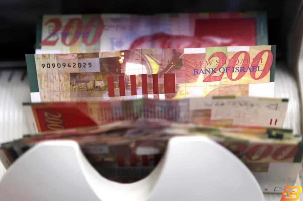 صورة توضيحية-أوراق من فئة 200 شيكل-تصوير وكالات إسرائيل تحوّل 120 مليون شيكل للسلطة من الأموال المحتجزة