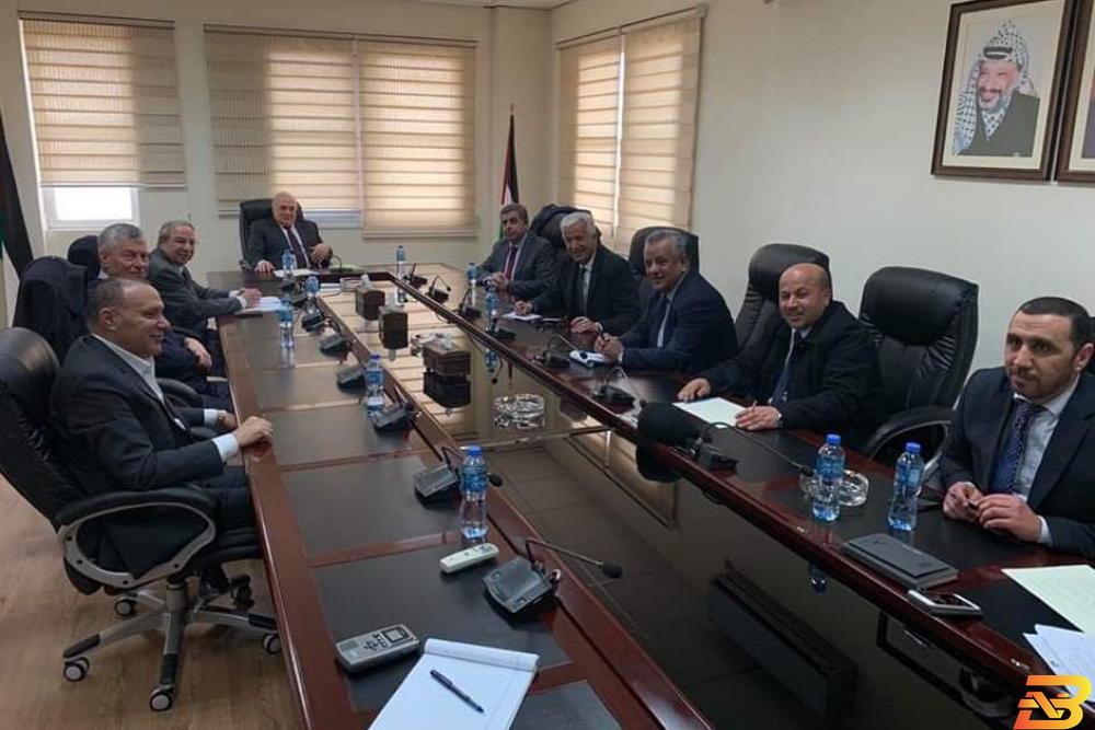 لقاء وزير المالية شكري بشارة مع ممثلي المجلس التنسيقي للقطاع الخاص ممثلون عن القطاع الخاص يطالبون الحكومة بخطة مالية لمساعدتهم