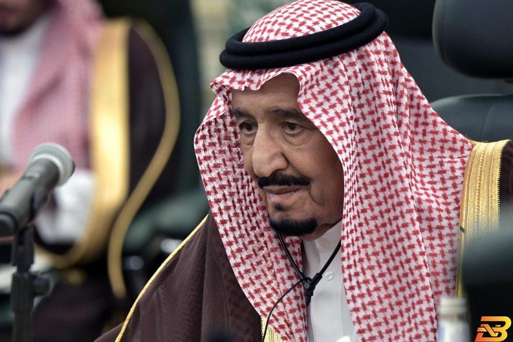 العاهل السعودي الملك سلمان في الرياض بصورة من أرشيف رويترز. العاهل السعودي يخصص 2.4 مليار دولار لدفع جزء من أجور العاملين بالقطاع الخاص