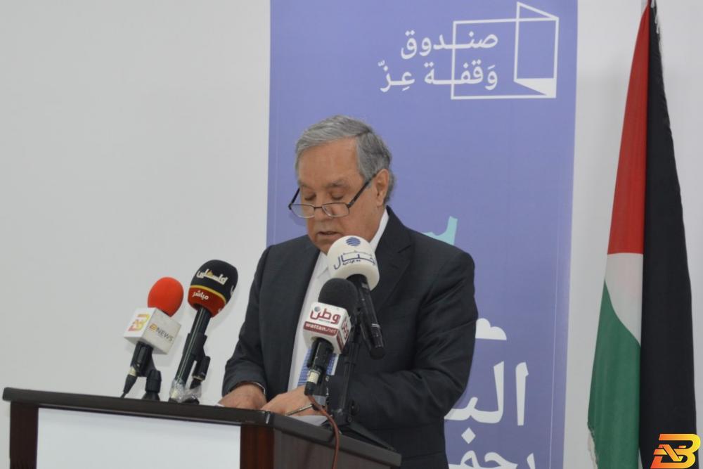 رئيس صندوق "وقفة عز" طلال ناصر الدين يتحدث خلال المؤتمر الصحفي صندوق وقفة عز يجمع 13 مليون دولار حتى الآن