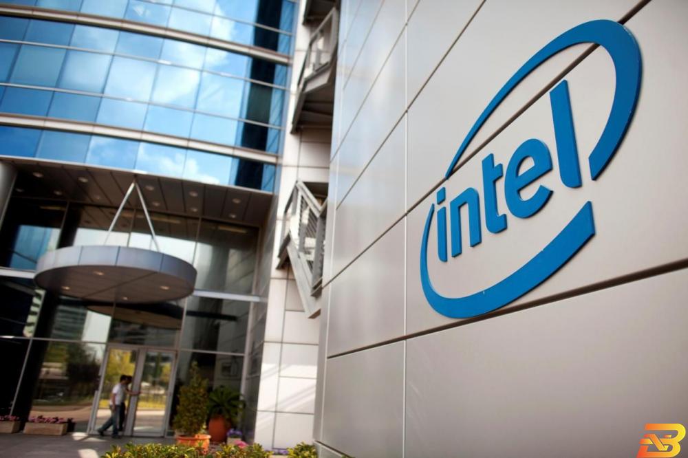 شعار Intel في مكاتب الشركة في بتاح تكفا بالقرب من تل أبيب-تصوير رويترز انتل تستحوذ على شركة ناشئة إسرائيلية بمليار دولار
