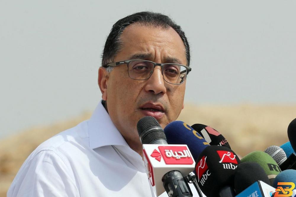 رئيس الوزراء مصطفى مدبولي يتحدث خلال مؤتمر صحفي في القاهرة يوم 5 مارس آذار 2020. تصوير: محمد عبد الغني - رويترز. في مصر...الحجر في الفنادق على نفقة المواطن