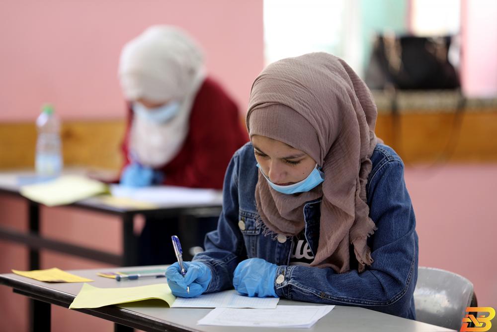 طلاب يقدمون امتحان التوجيهي في طولكرم وأريحا-تصوير وفا توجيهي في زمن الكورونا