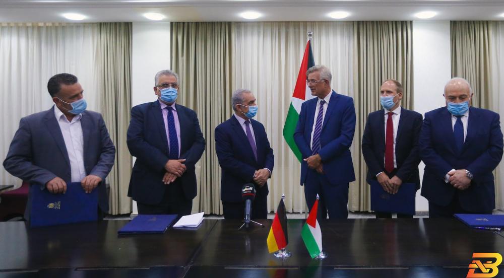 جانب من توقيع الاتفاقية دعم ألماني بقيمة 3 ملايين يورو لقطاع الصرف الصحي في سلفيت