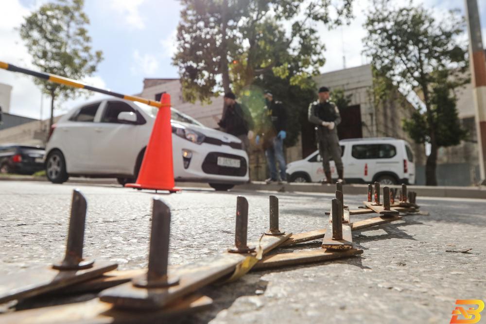 حواجز للأجهزة الأمنية لتطبيق قرار الإغلاق-أرشيف وفا الإغلاق الشامل يدخل حيز التنفيذ في جميع المحافظات