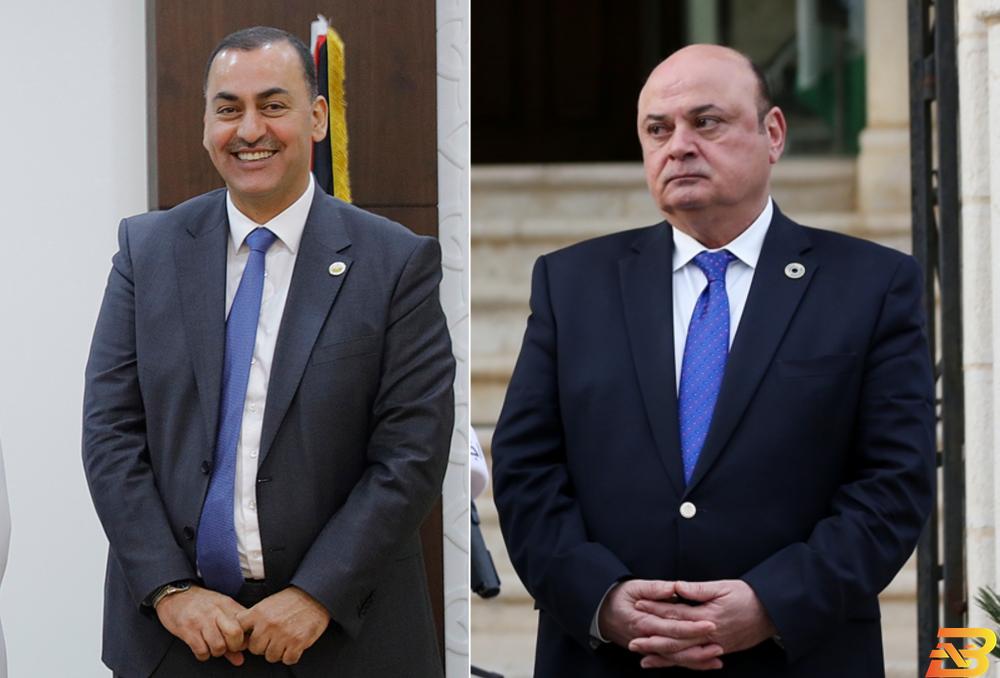 محافظ سلطة النقد عزام الشوا (يمين) ورئيس غرفة تجارة وصناعة محافظة رام الله والبيرة عبد الغني العطاري غرفة تجارة رام الله: تعليمات سلطة النقد ’مليئة بالألغام’