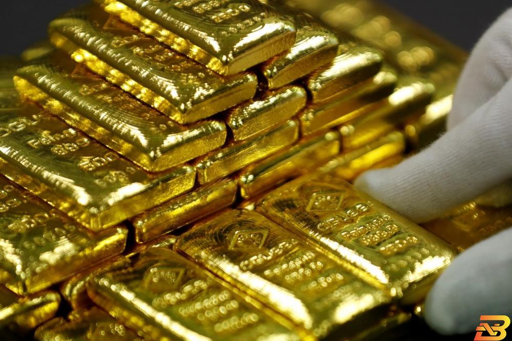 سبائك ذهب بصورة من أرشيف رويترز الذهب يتجاوز 2000 دولار لأول مرة في تاريخه