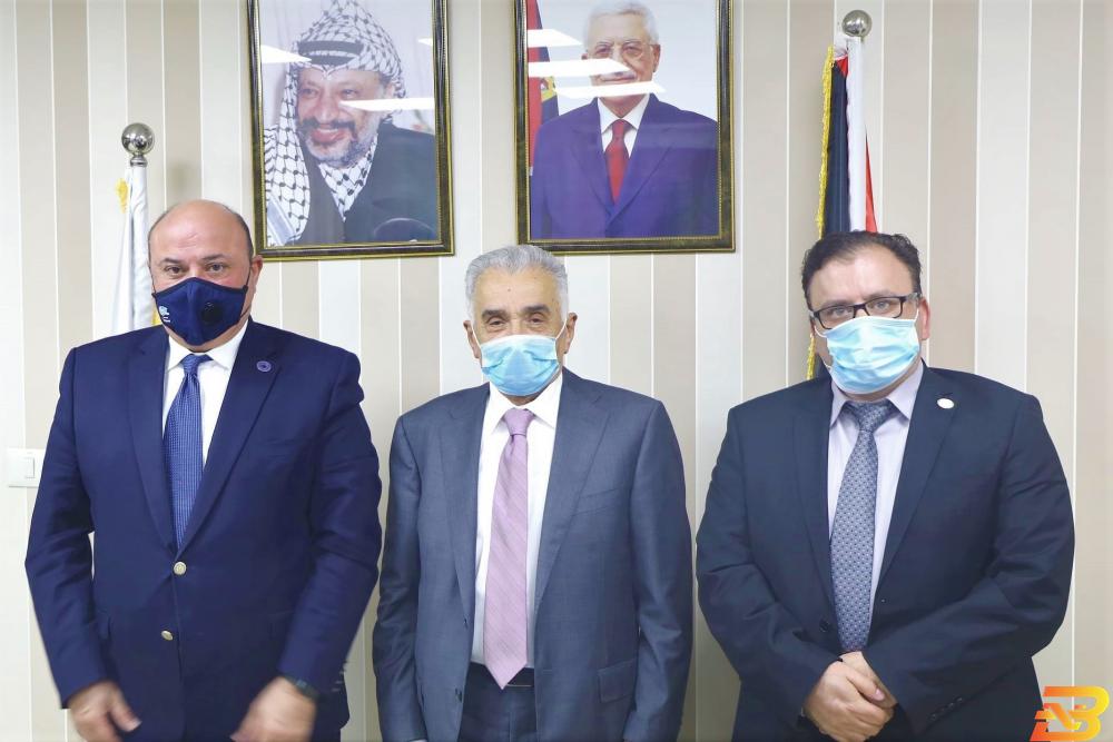 جانب من الاجتماع بحث آليات التعامل القضائي مع الشيكات المعادة