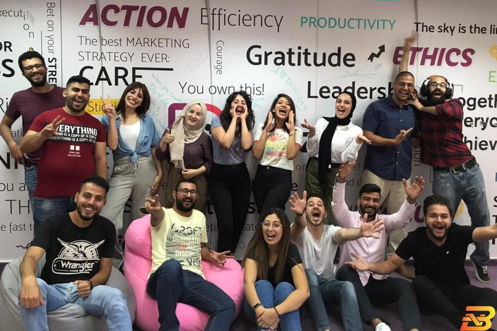 فرحة طاقم الشركة Deelzat ضمن قائمة أفضل 30 تطبيق ناشئ في الشرق الأوسط