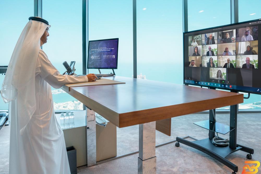 جانب من توقيع الاتفاقية توقيع مذكرة تفاهم بين جامعة إماراتية ومعهد إسرائيلي للعلوم