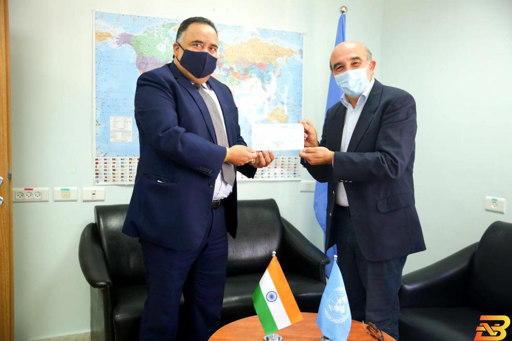 السفير الهندي يسلم الدعم للأونروا الهند تقدم مليون دولار لدعم برامج وخدمات الأونروا