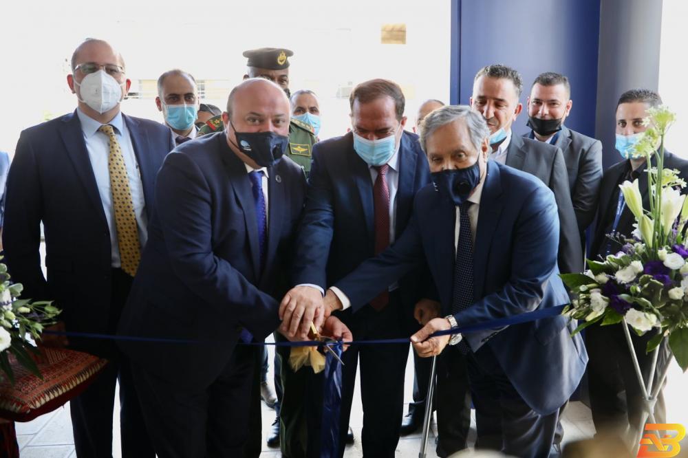 قص شريط الافتتاح سلفيت: البنك الوطني يفتتح فرعه الثامن والعشرين