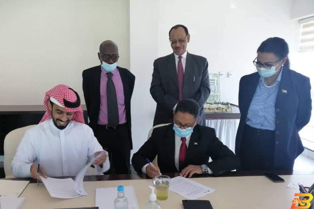 جانب من توقيع الاتفاقية اتفاق بين السودان والإمارات لإنشاء محطات طاقة شمسية