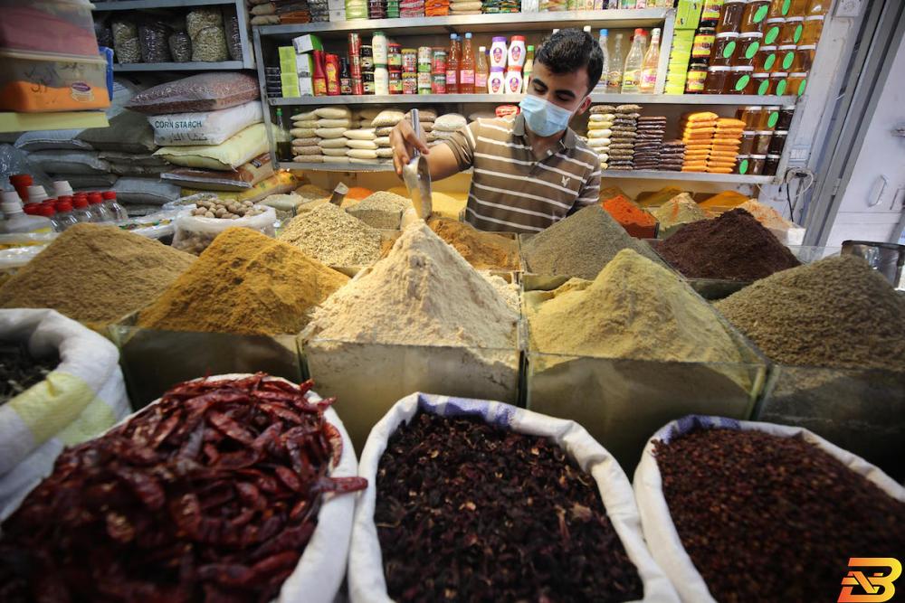 صورة توضيحية-محل عطارة في أحد أسواق غزة-تصوير وكالات الحايك: ’كورونا’ يكبد اقتصاد غزة خسائر بمليار دولار