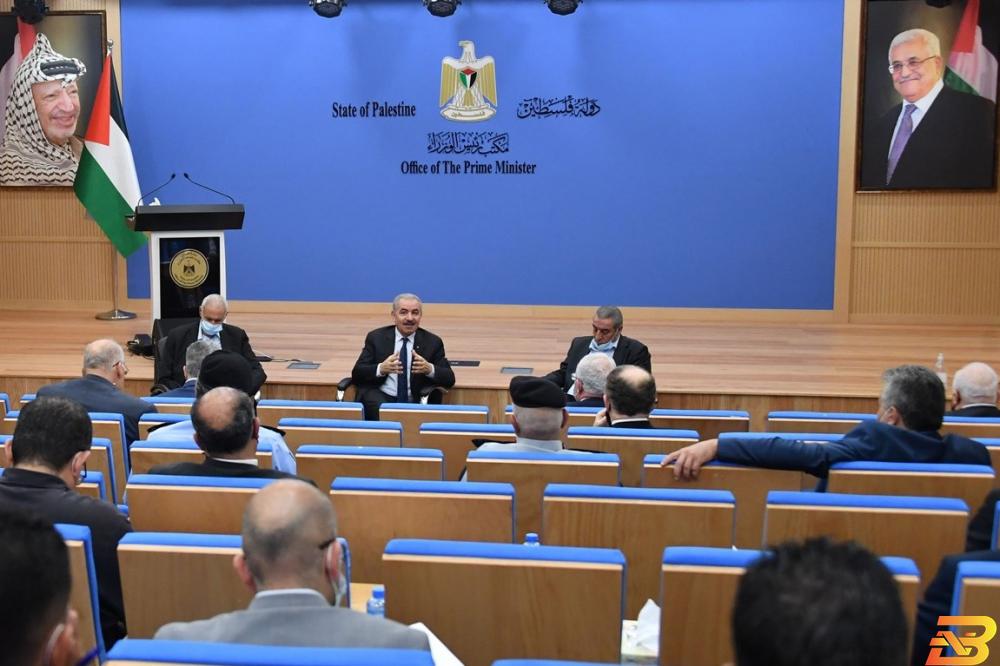 جانب من اجتماع سابق للجنة الطوارئ العليا اجتماع للجنة الطوارئ-هل ستعلن عن موعد الإغلاق الشامل؟