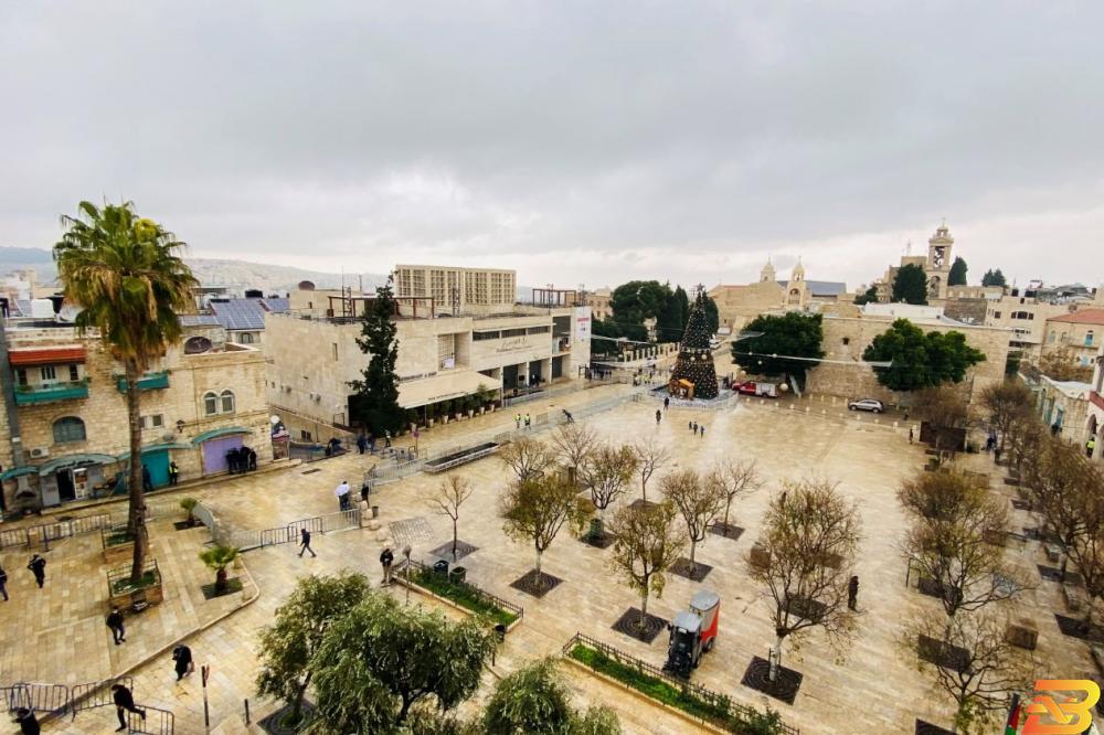 ساحة المهد عشية عيد الميلاد المجيد حسب التقويم الغربي خالية من الحجاج بيت لحم تعاني من أزمة اقتصادية جرّاء توقف السياحة