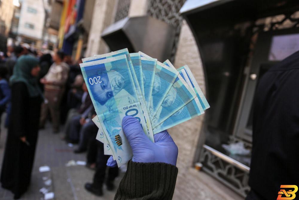 صورة توضيحية-تصوير وكالات صحيفة: صرف المخصصات الأخيرة للأسرى عبر البنوك قبل الحظر الإسرائيلي