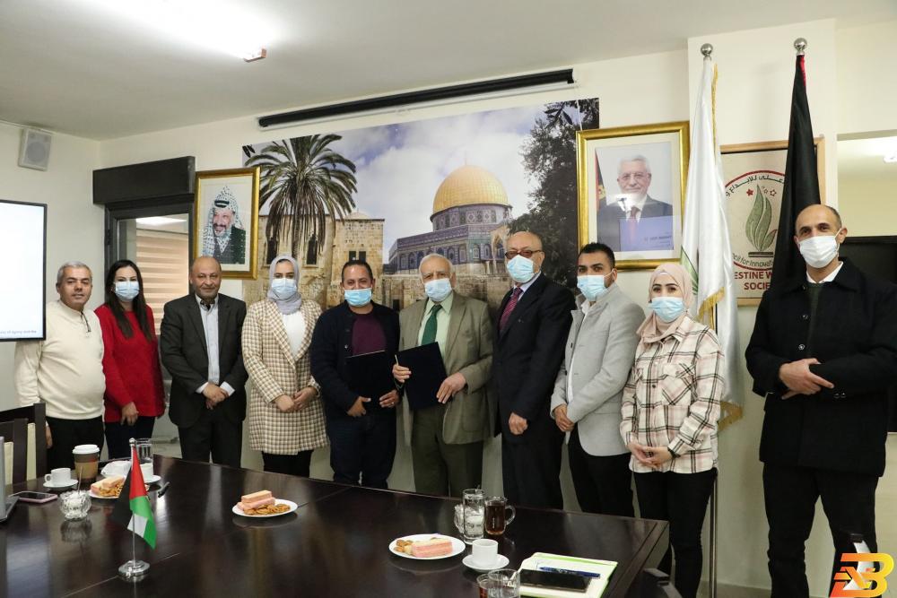 جانب من توقيع المذكرة توقيع مذكرة تفاهم لدعم الريادة والشباب في القدس