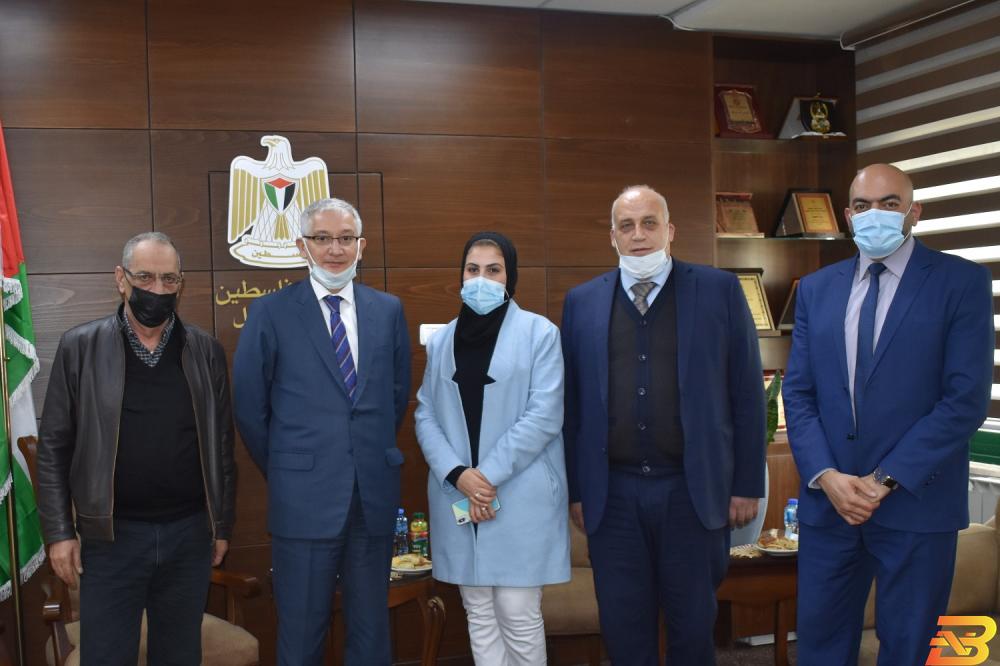 جانب من اللقاء وزير العمل والسفير التركي يبحثان التعاون المشترك
