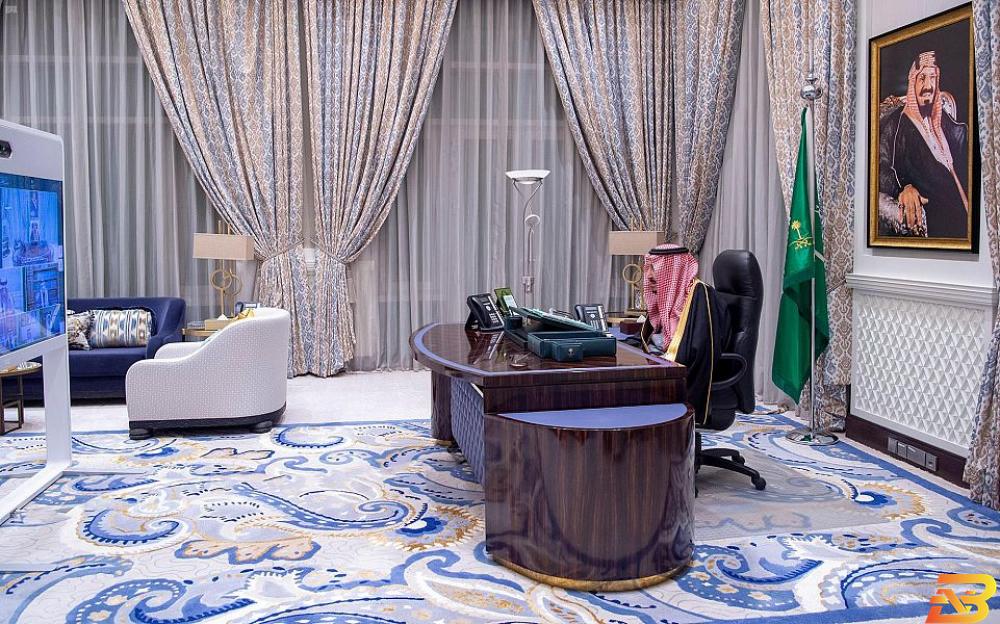 خادم الحرمين الشريفين، الملك سلمان بن عبد العزيز آل سعود، رئيس مجلس الوزراء، يترأس الجلسة السعودية تقر إنشاء بنك المنشآت الصغيرة والمتوسطة