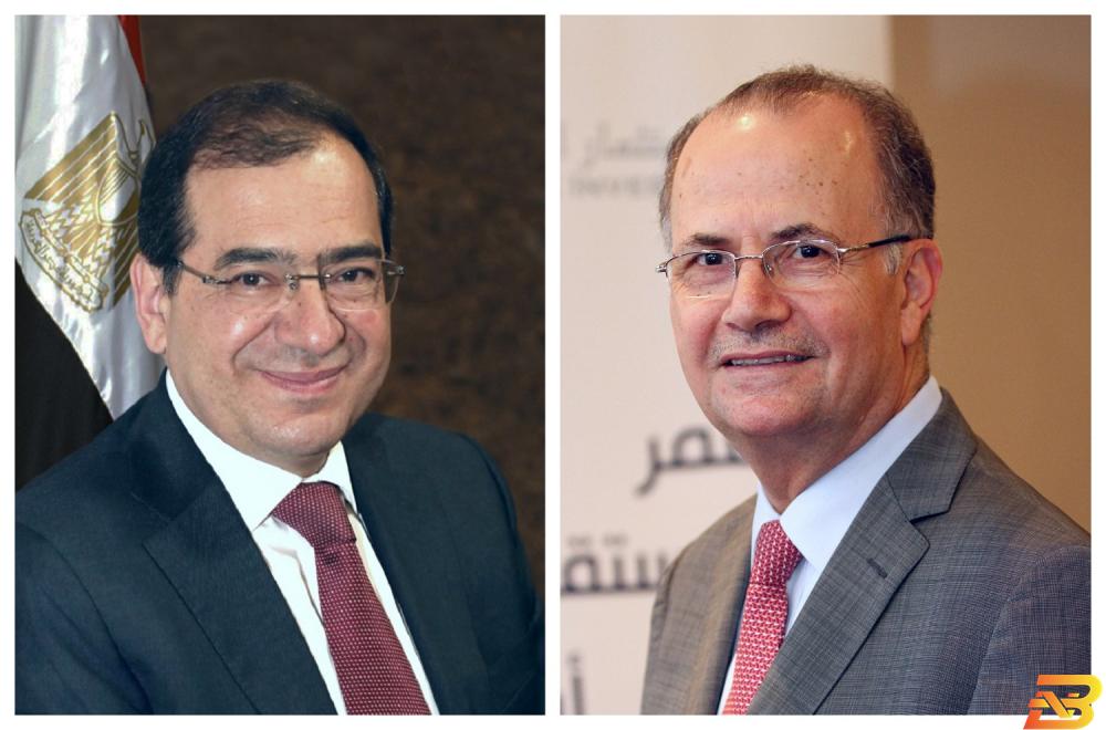 رئيس مجلس إدارة صندوق الاستثمار الفلسطيني محمد مصطفى ووزير البترول والثروة المعدنية المصري طارق الملا الملّا ومصطفى يؤكدان أهمية تعزيز التعاون المصري-الفلسطيني في مجال الطاقة
