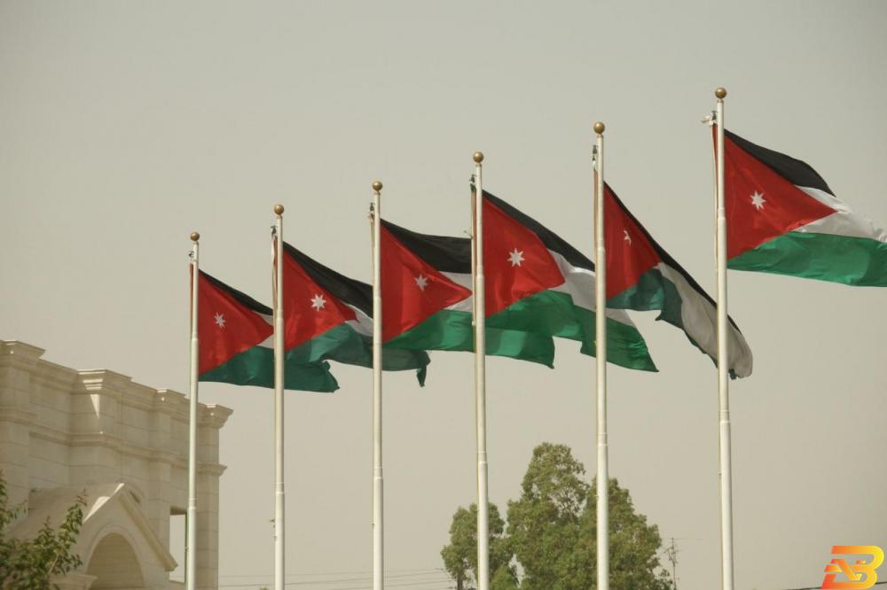 صورة توضيحية-أعلام أردنية-تصوير وكالات قائمة منتجات أردنية للتصدير إلى فلسطين