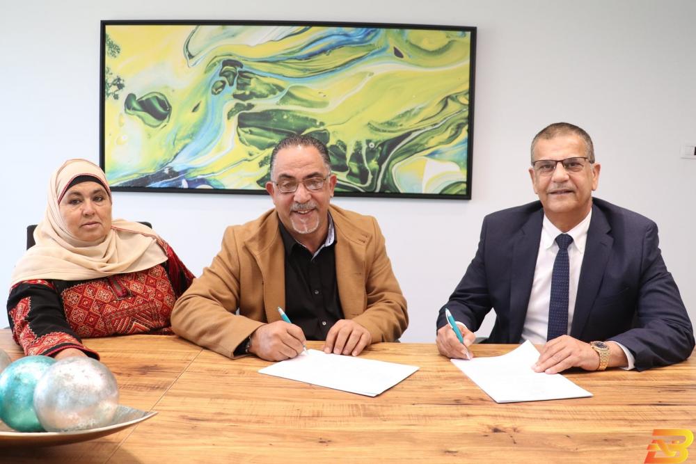المهندس عماد جابر يوقّع الاتفاقية مع رجل الأعمال وجدي شلبي ’لاكاسا القابضة’ توقّع اتفاقية شراكة مع رجل الأعمال وجدي شلبي