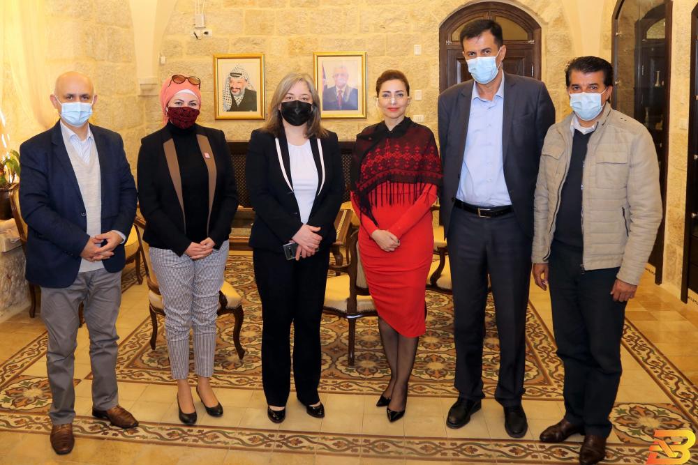 جانب من توقيع المذكرة وزارة السياحة و’التعاون’ توقّعان مذكرة تفاهم لإحياء البلدة القديمة في جنين