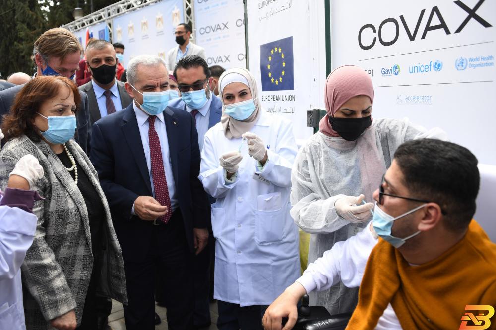 رام الله: إطلاق حملة التطعيم الوطنية ضد فيروس كورونا